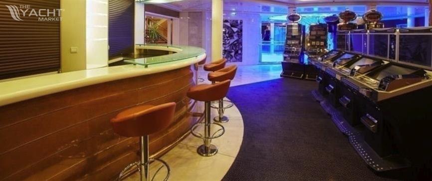 Cruise Ship Detail 12-2