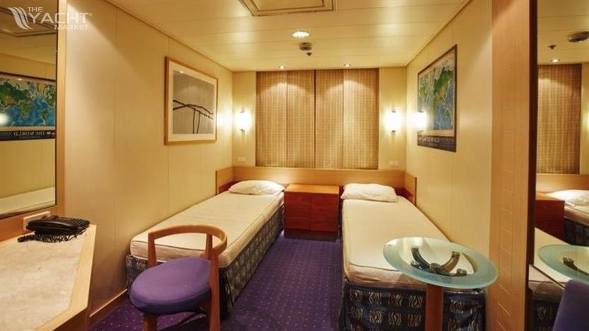 Cruise Ship Detail 16-1